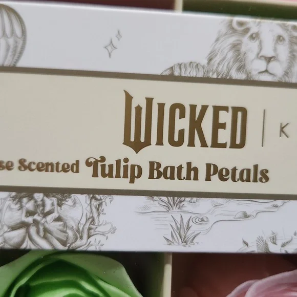 Wicked Rose Scented Bath Petals - Picture 2 of 4